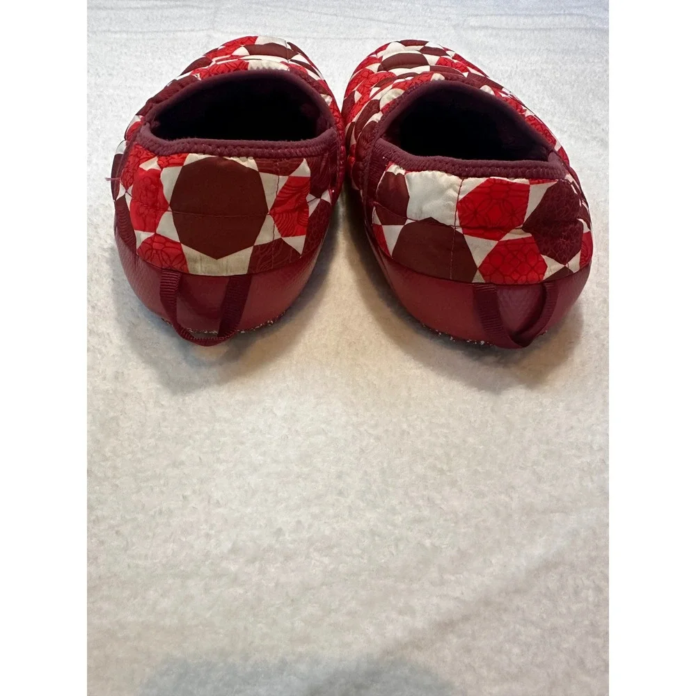 The North Face Thermoball Traction Mule V Red White Mens 11 NF0A3UZN Slippers